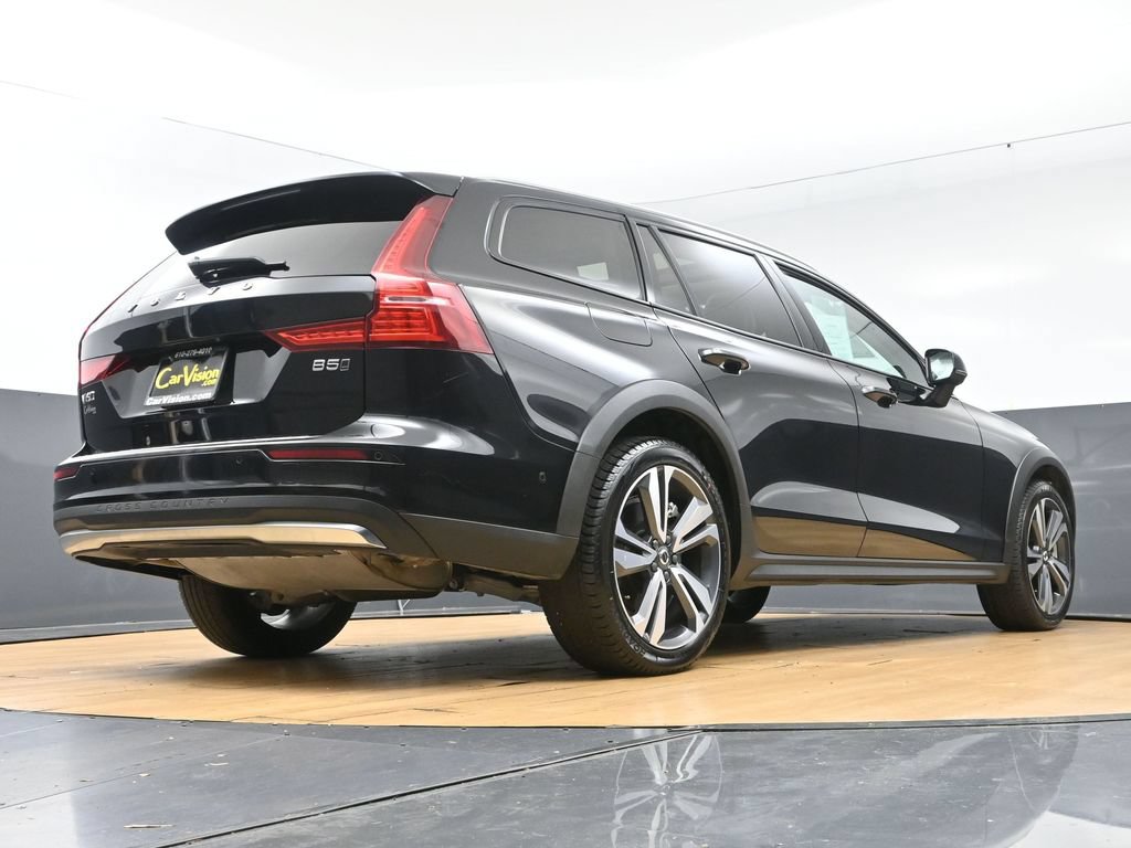 Used 2025 Volvo V60 B5 Cross Country Plus AWD/4WD image 52