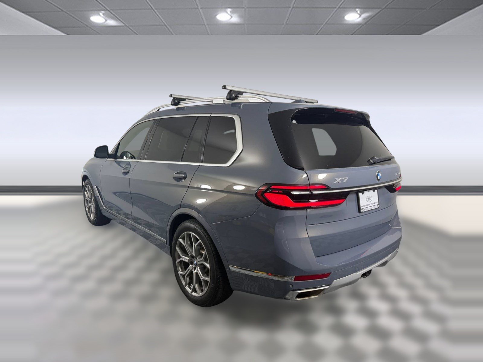Used 2023 BMW X7 xDrive40i w/ Premium Package AWD/4WD image 3