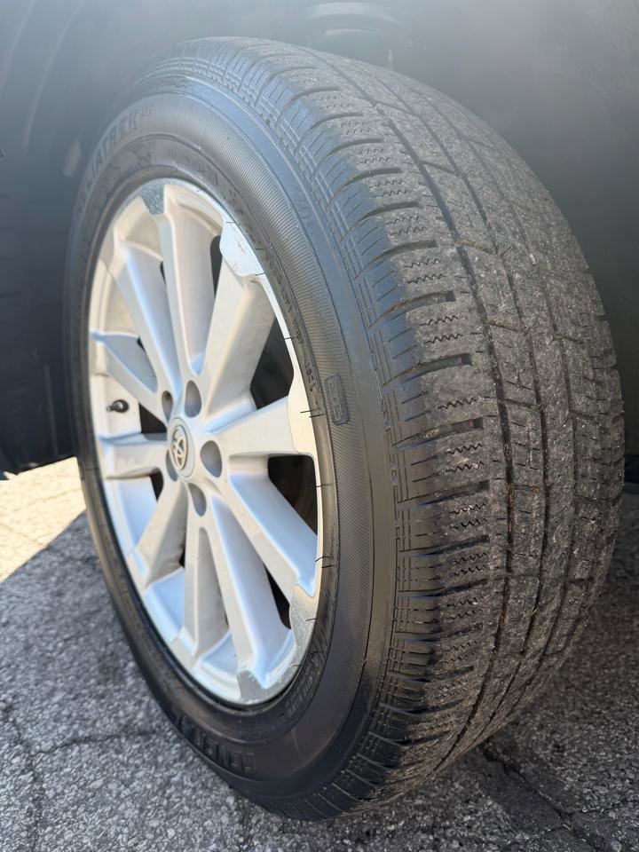 Used 2009 Toyota Venza FWD image 3