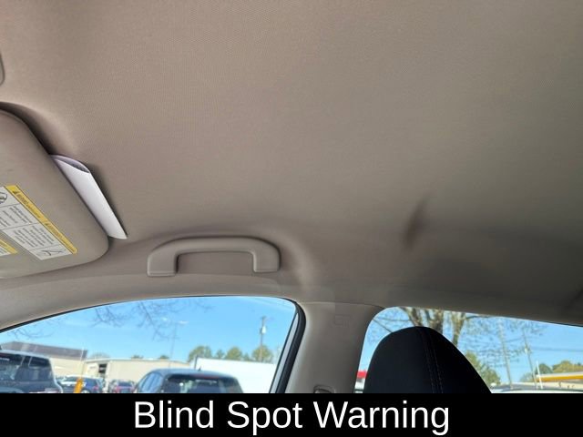 Used 2019 Nissan Rogue SV w/ Premium Package image 17