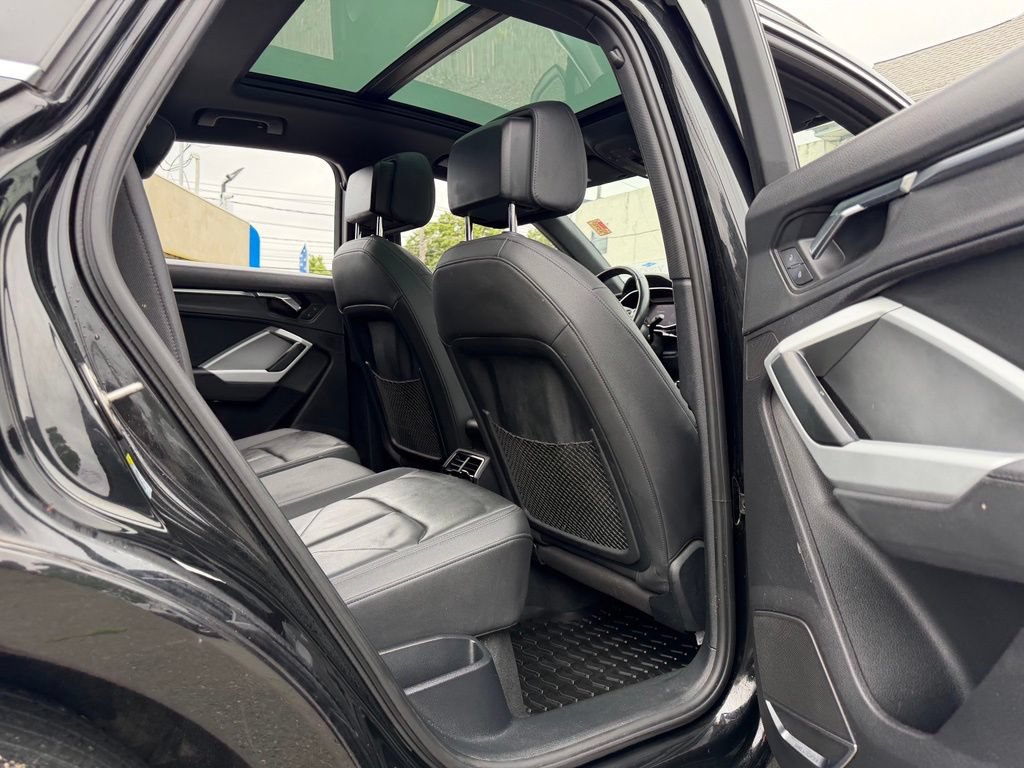 Used 2021 Audi Q3 2.0T Premium Plus w/ Premium Plus Package AWD/4WD image 13