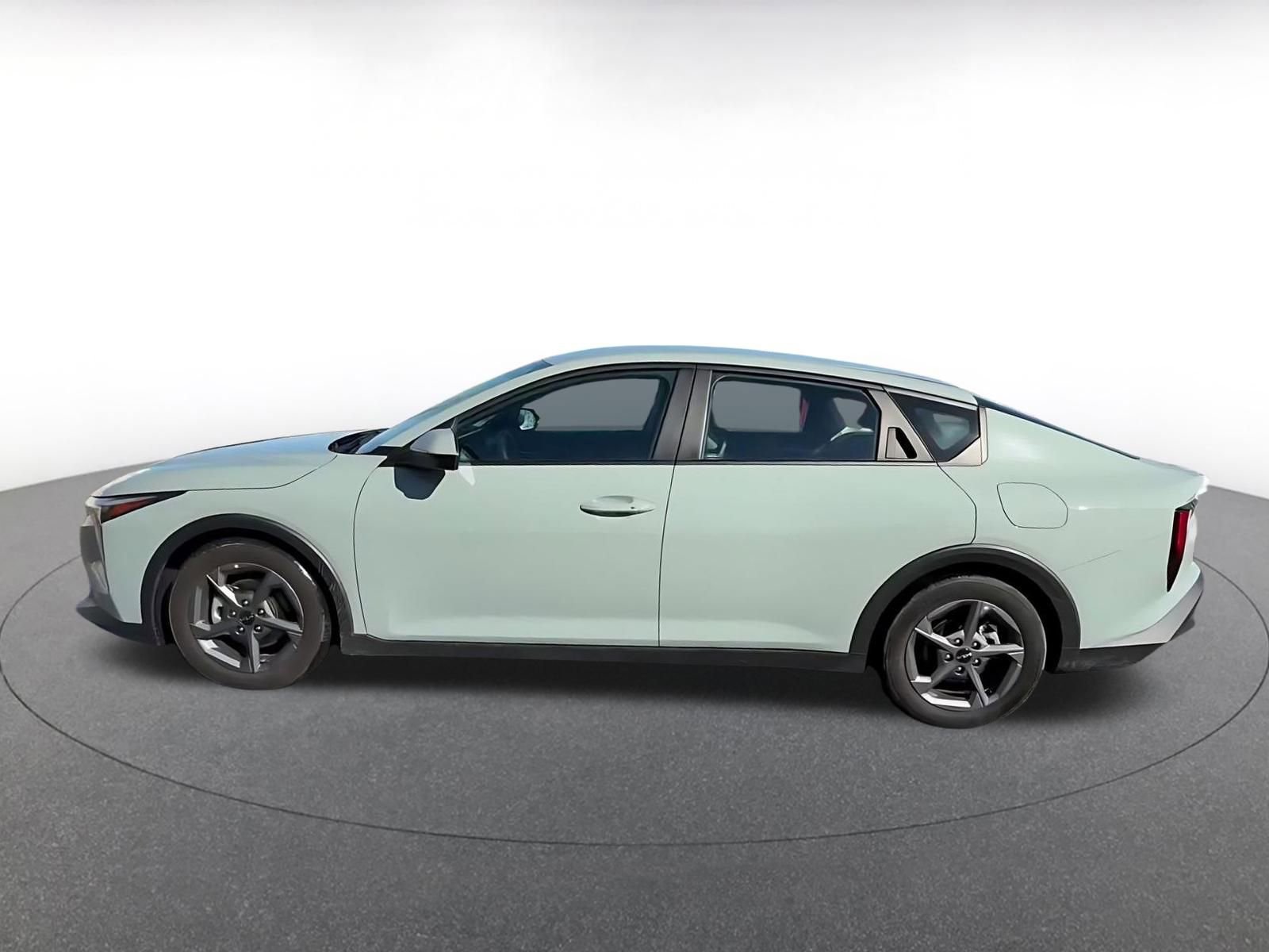 Used 2025 Kia K4 FWD image 9