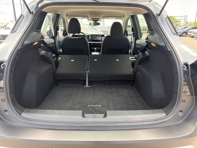 Used 2025 Nissan Kicks S image 23