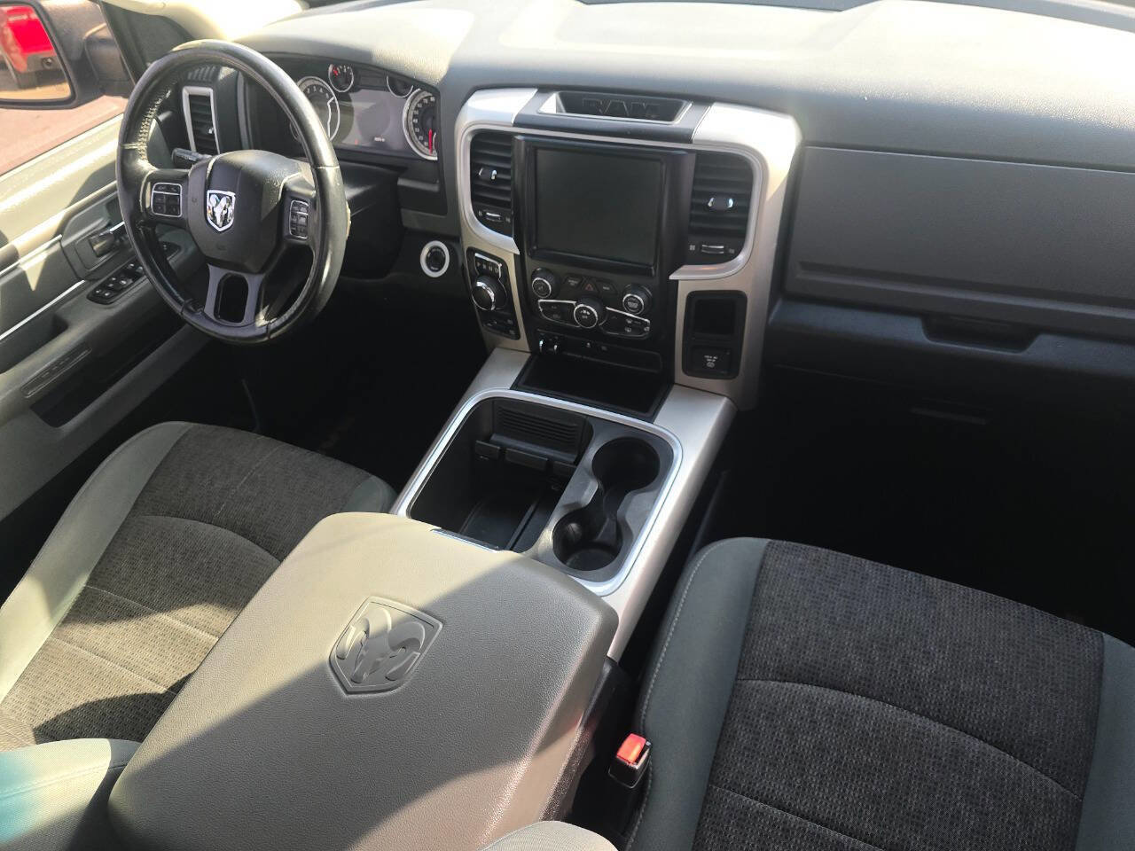 Used 2016 RAM 1500 Classic SLT w/ SLT Plus D￩cor Group image 28