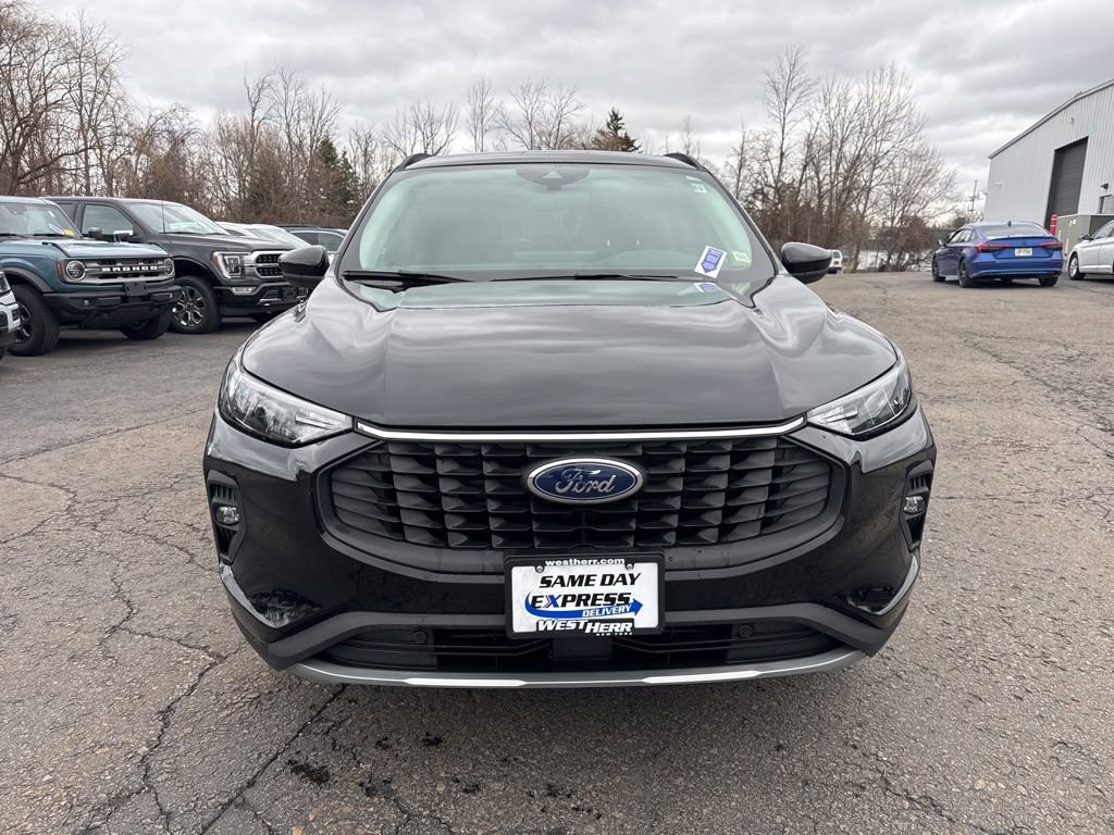 Used 2025 Ford Escape SE w/ Class II Trailer Tow Package FWD image 13