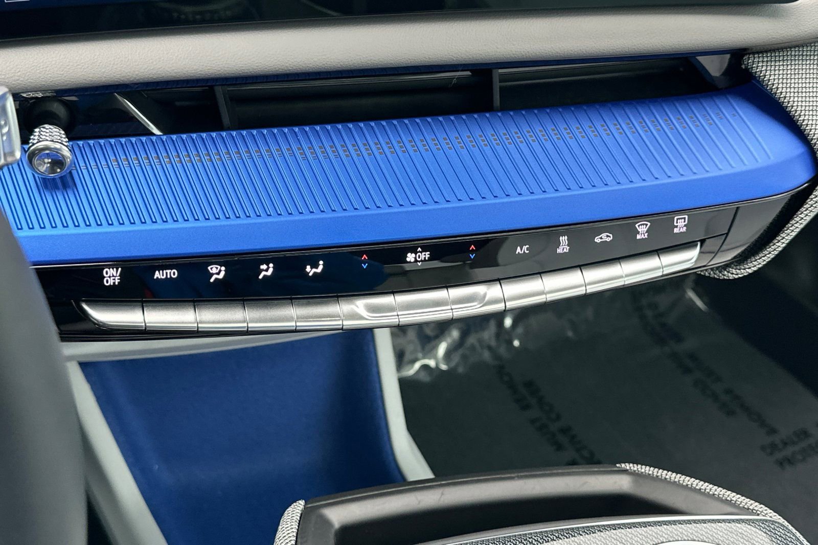 Certified 2025 Cadillac Optiq Luxury 1 image 30