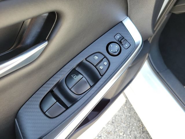 Certified 2025 Nissan Sentra SR FWD image 17