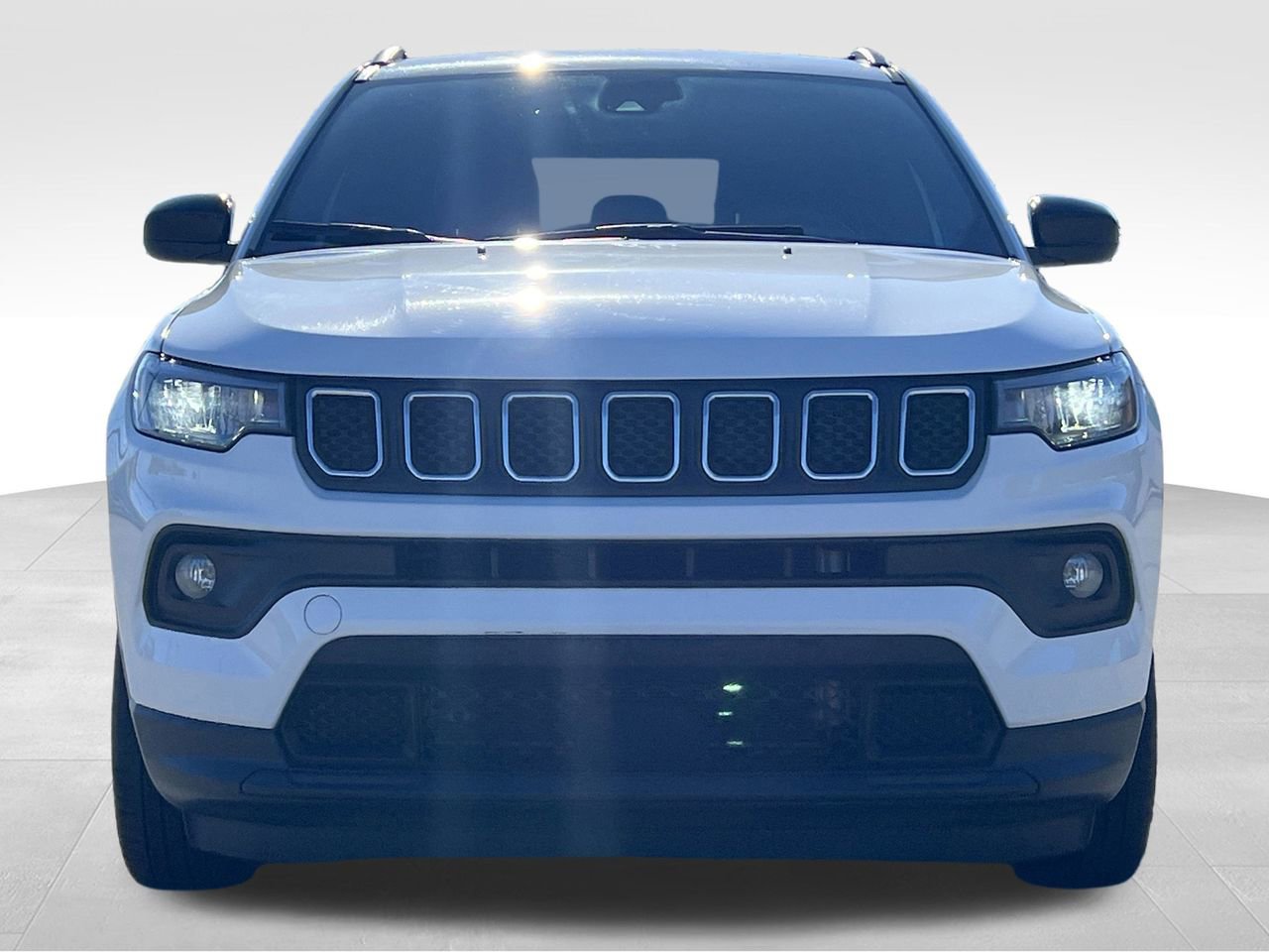 Used 2024 Jeep Compass Latitude image 30