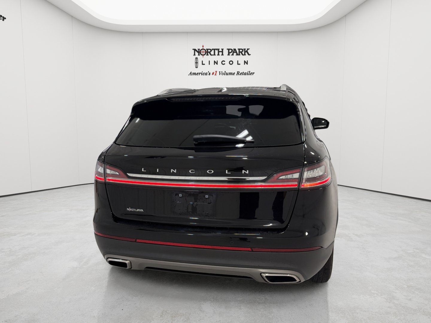 Used 2023 Lincoln Nautilus AWD w/ Premium Package image 4