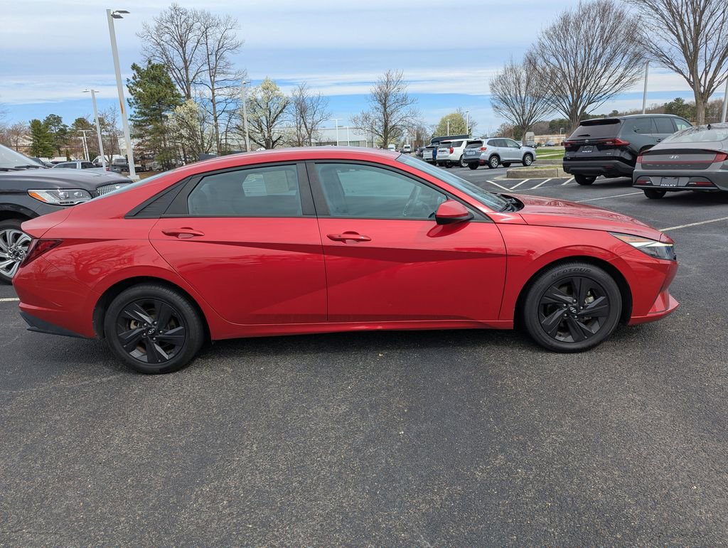 Used 2021 Hyundai Elantra SEL w/ Cargo Package image 7