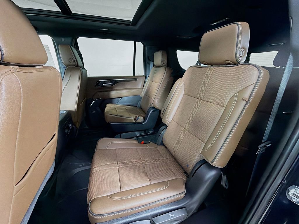 New 2026 Chevrolet Suburban High Country AWD/4WD image 19
