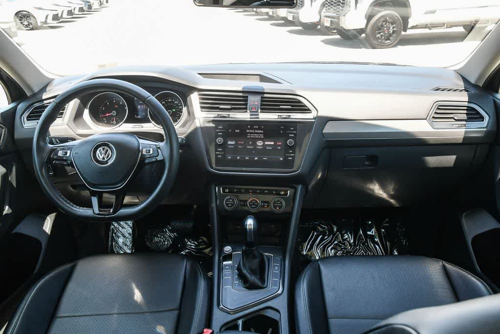 Used 2020 Volkswagen Tiguan SE w/ Panoramic Sunroof Package FWD image 14