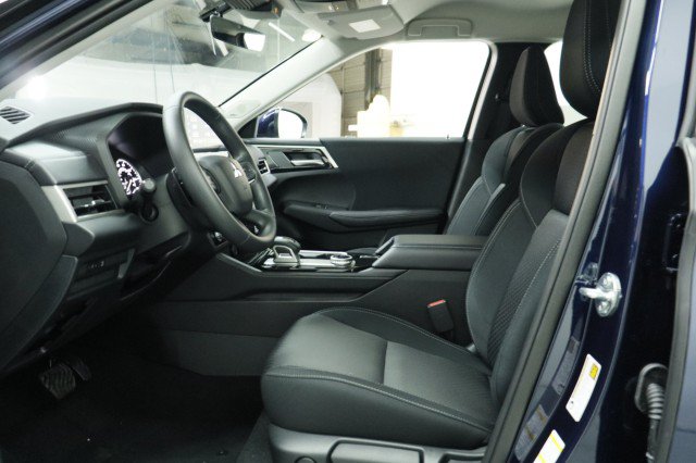 New 2026 Mitsubishi Outlander ES FWD image 6