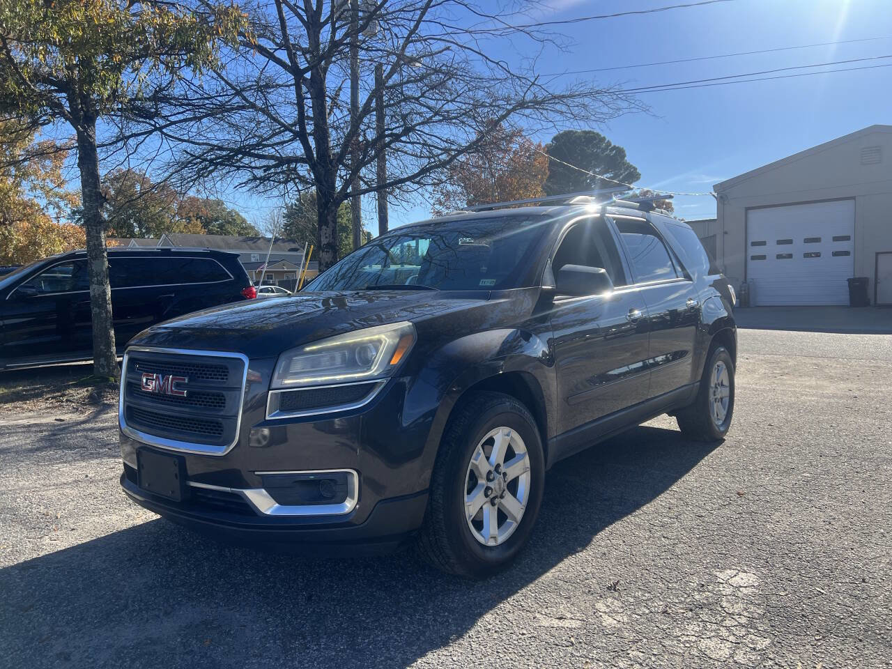 Used 2014 GMC Acadia SLE image 2