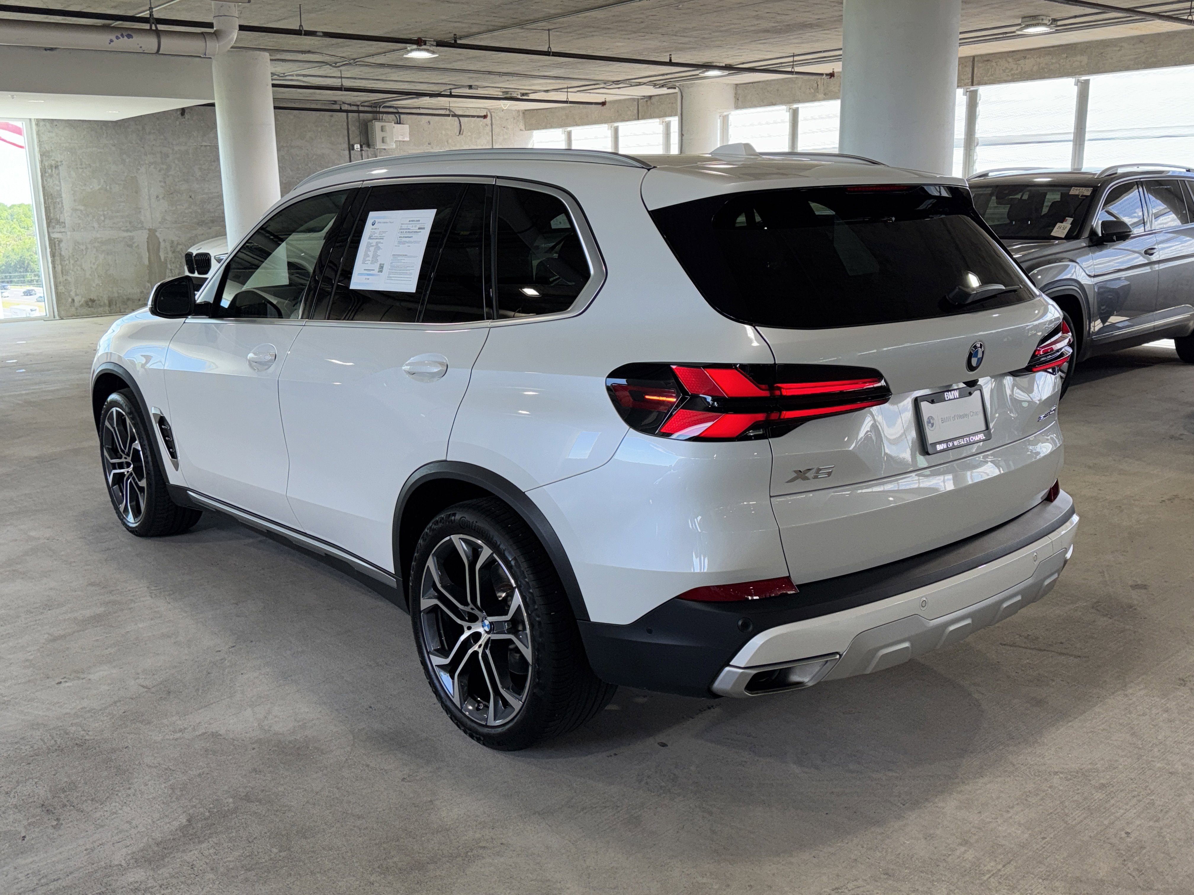 Used 2025 BMW X5 sDrive40i w/ Premium Package image 6