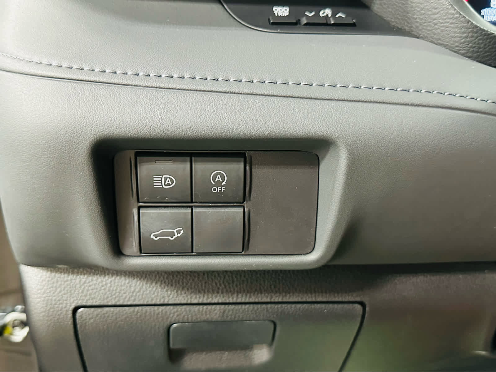 Used 2023 Toyota Highlander XLE AWD/4WD image 14