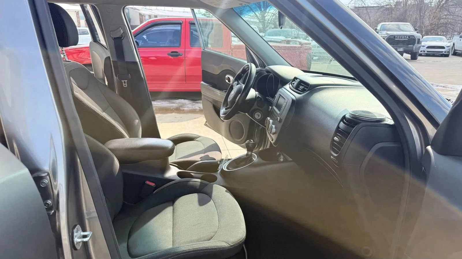 Used 2017 Kia Soul FWD image 24