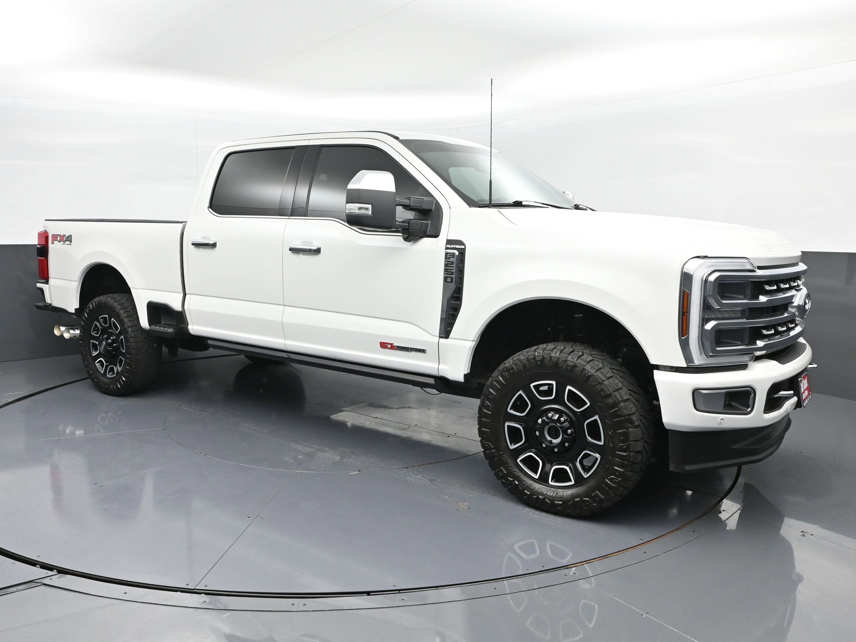 Used 2024 Ford F250 Platinum image 2