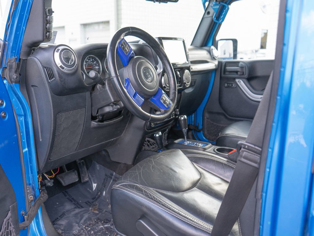 Used 2016 Jeep Wrangler Unlimited Sahara w/ Dual Top Group image 10