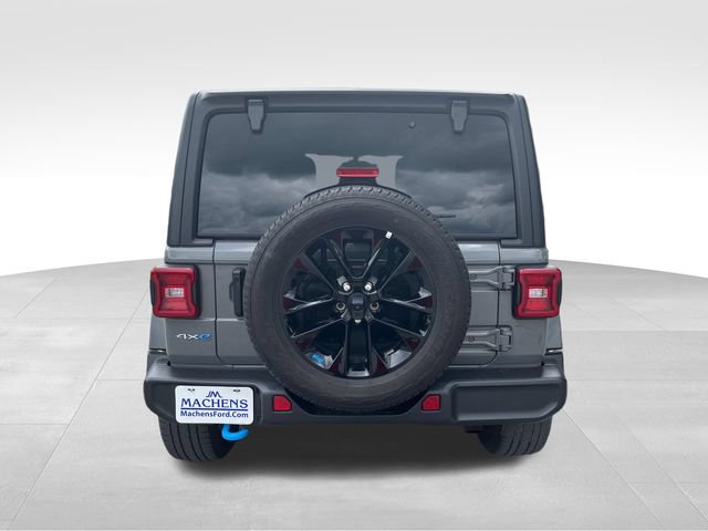 Used 2023 Jeep Wrangler Unlimited Sahara w/ Cold Weather Group AWD/4WD image 5