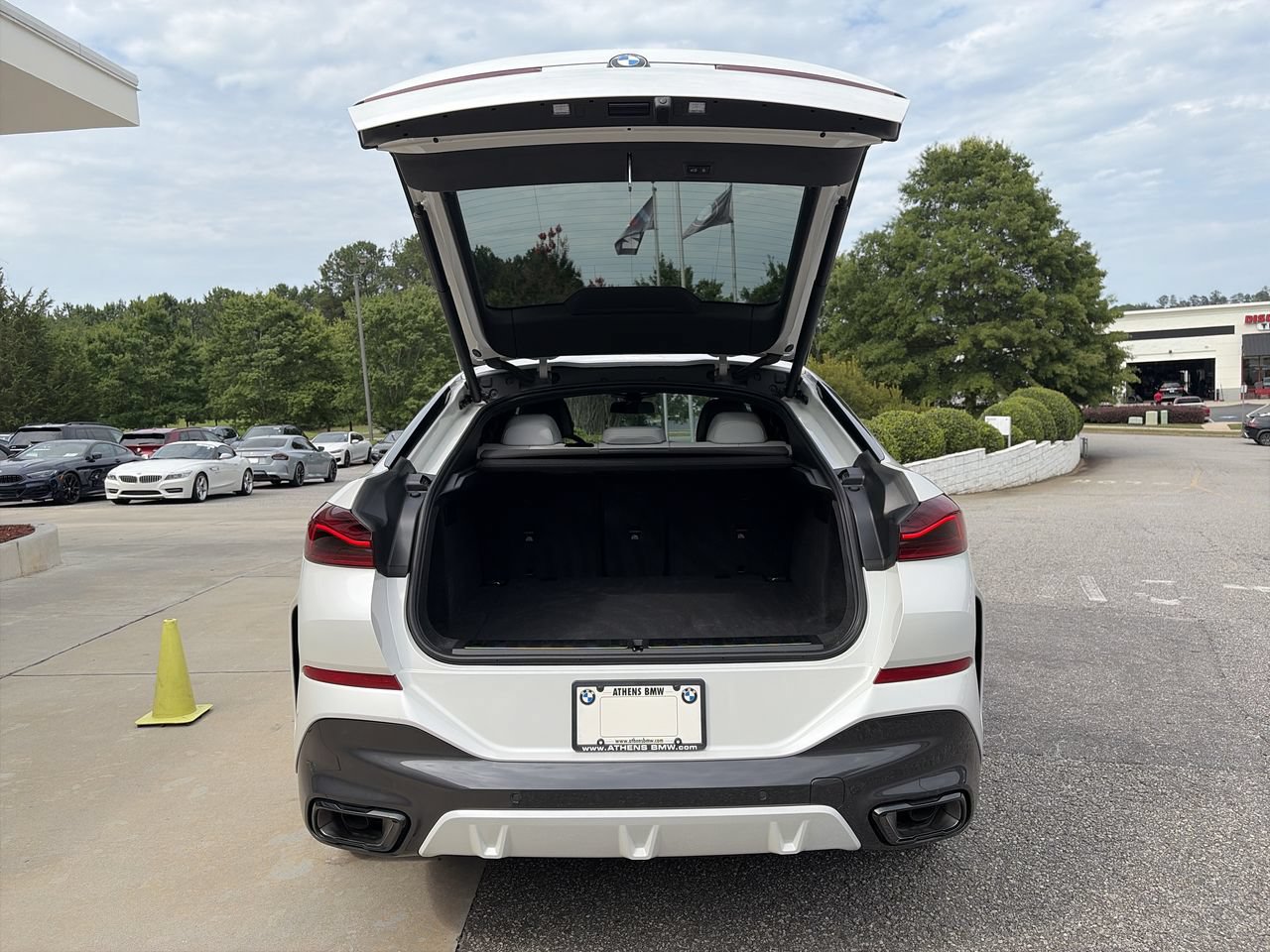 Used 2025 BMW X6 xDrive40i AWD/4WD image 34