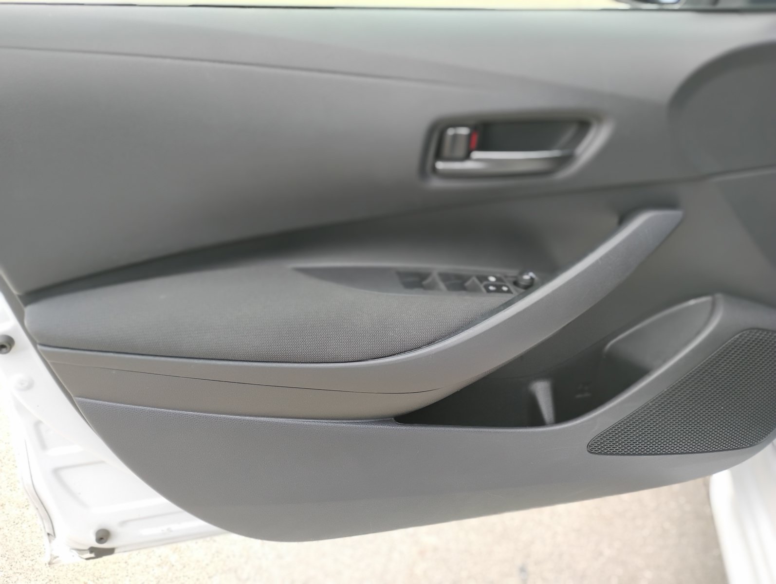 Used 2024 Toyota Corolla LE FWD image 25