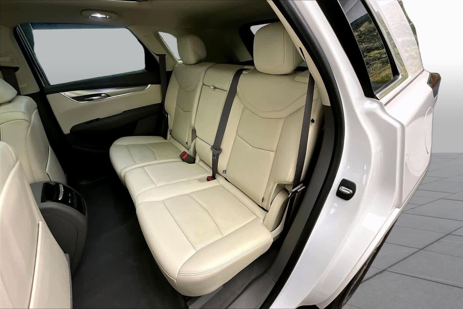 Used 2022 Cadillac XT5 Premium Luxury FWD image 21