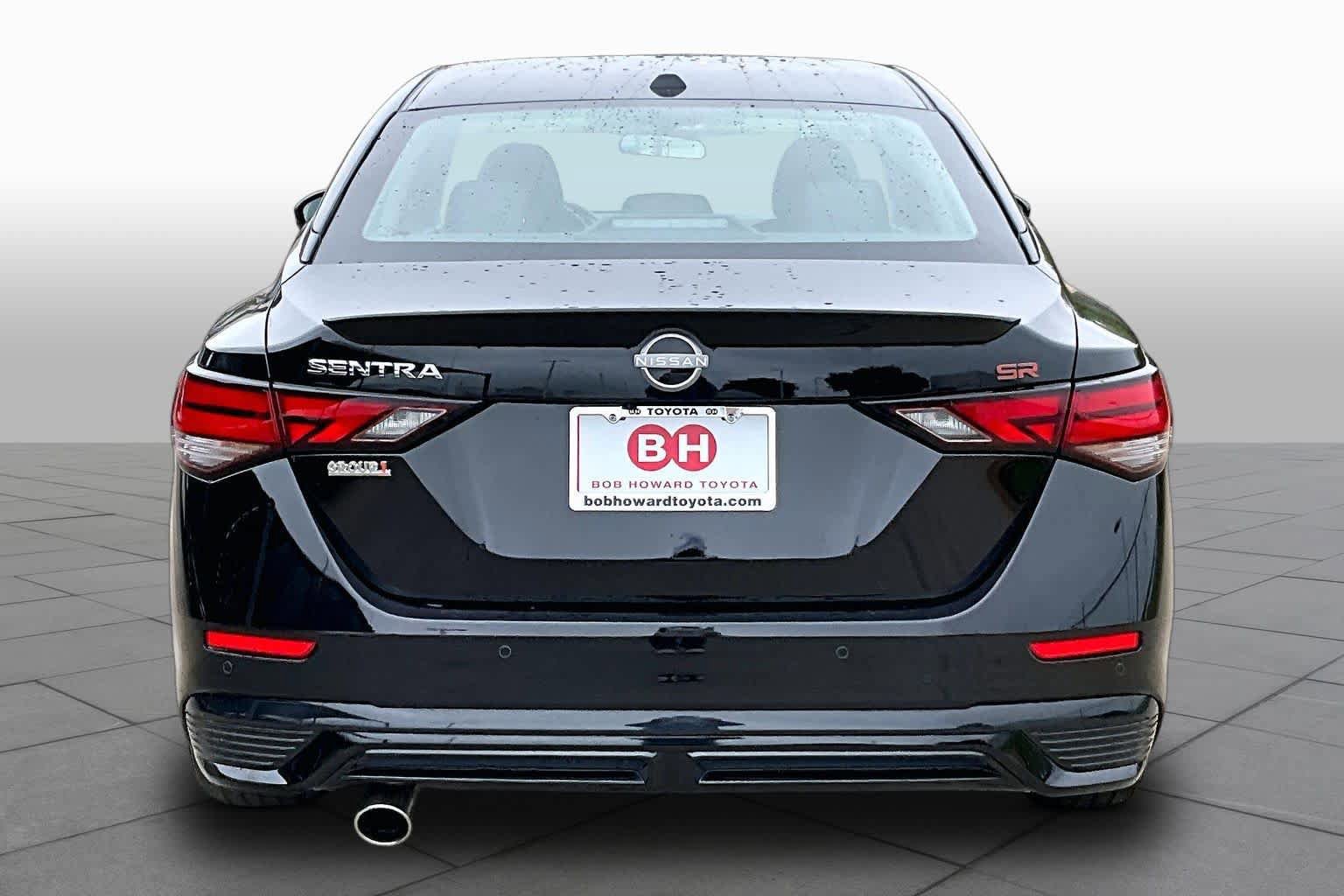 Used 2025 Nissan Sentra SR w/ SR Premium Package FWD image 5