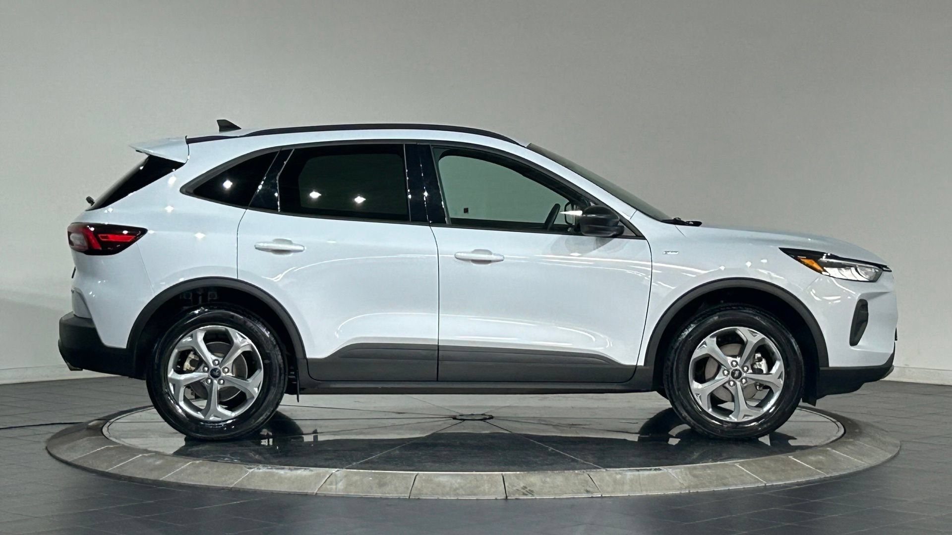 Used 2026 Ford Escape ST-Line AWD/4WD image 11