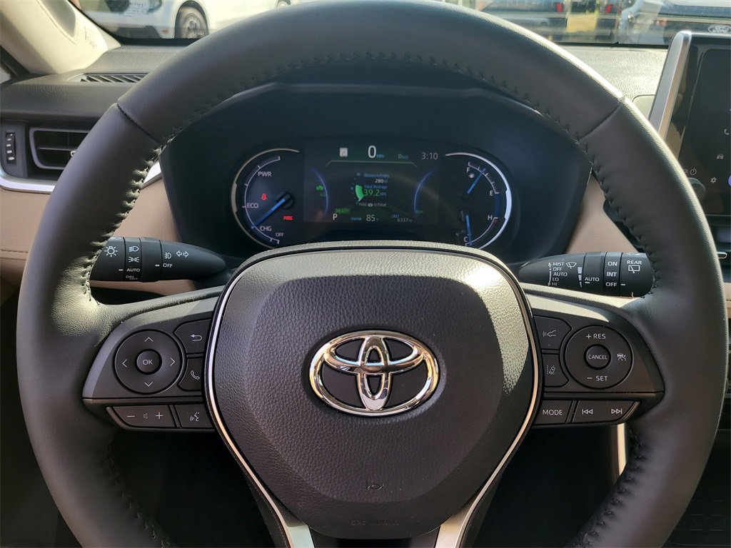Used 2025 Toyota RAV4 XLE Premium image 29