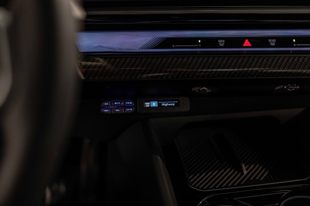 Used 2025 BMW M5 w/ Carbon Package image 27