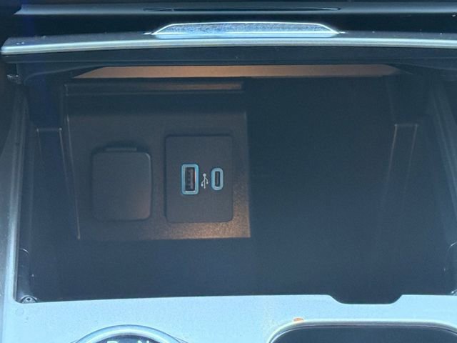 Used 2021 Ford Explorer Limited w/ Equipment Group 301A image 6