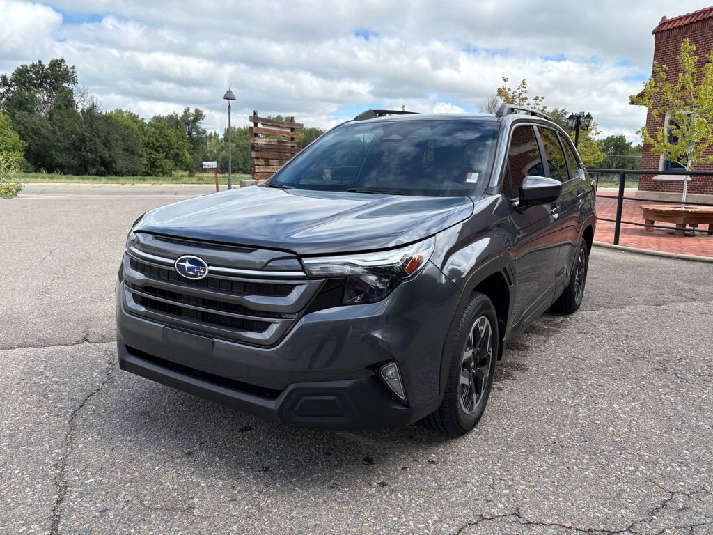 Used 2025 Subaru Forester Premium image 1