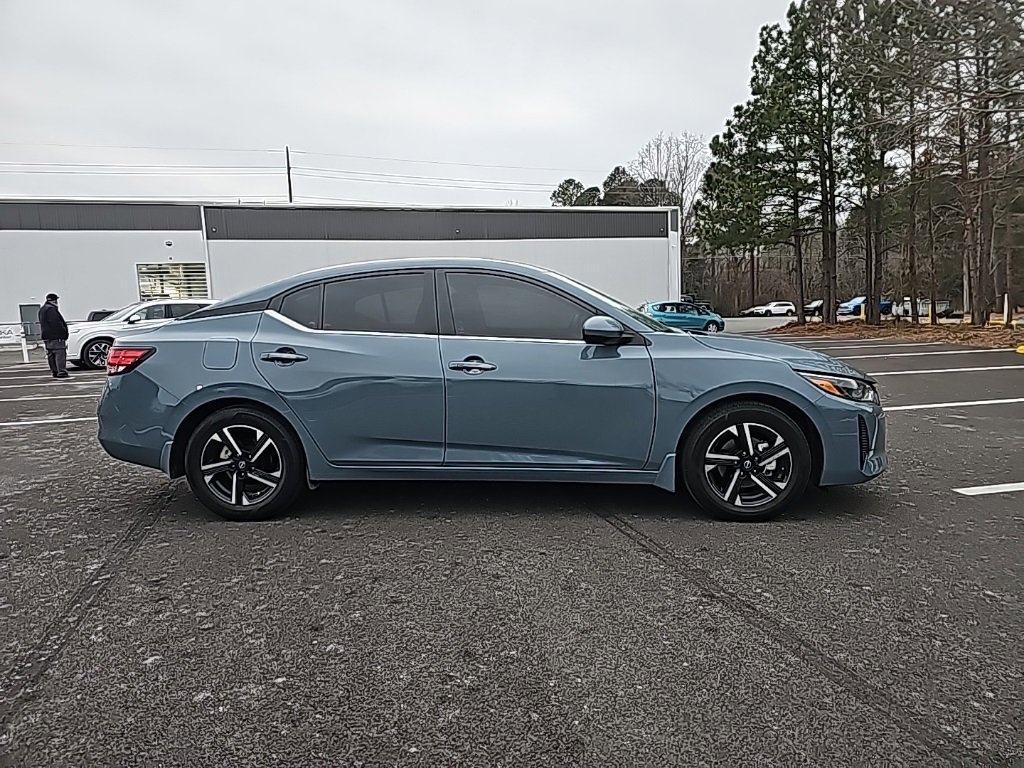Used 2025 Nissan Sentra SV image 4
