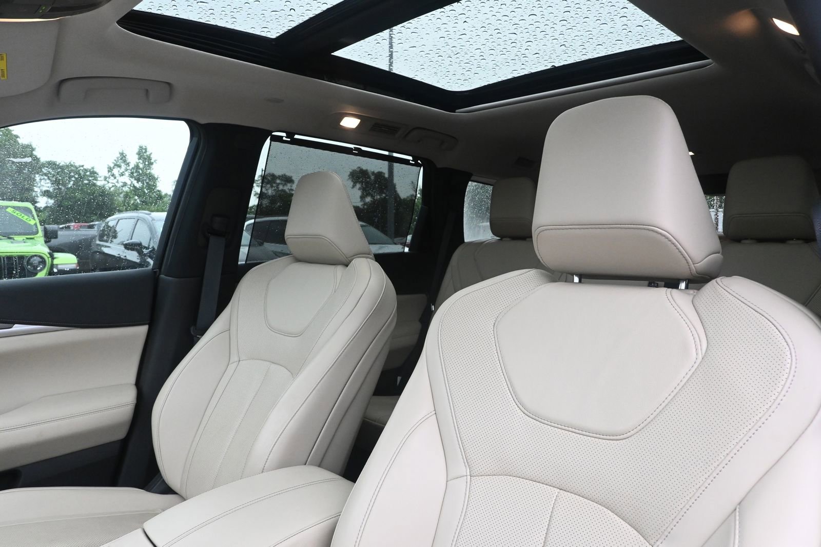 Used 2025 INFINITI QX60 Luxe w/ Vision Package FWD image 28