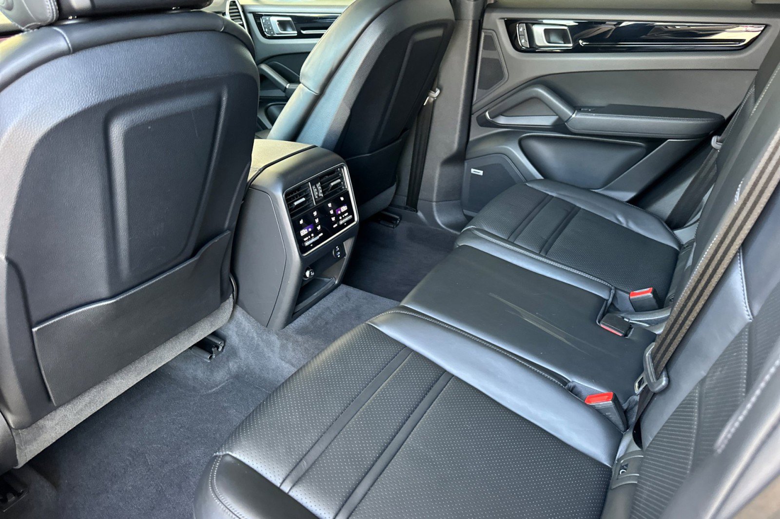 Certified 2022 Porsche Cayenne E-Hybrid image 13