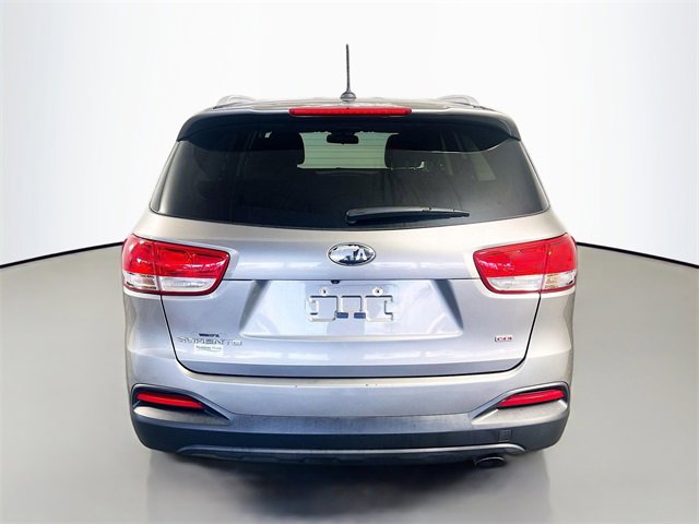 Used 2017 Kia Sorento LX image 6