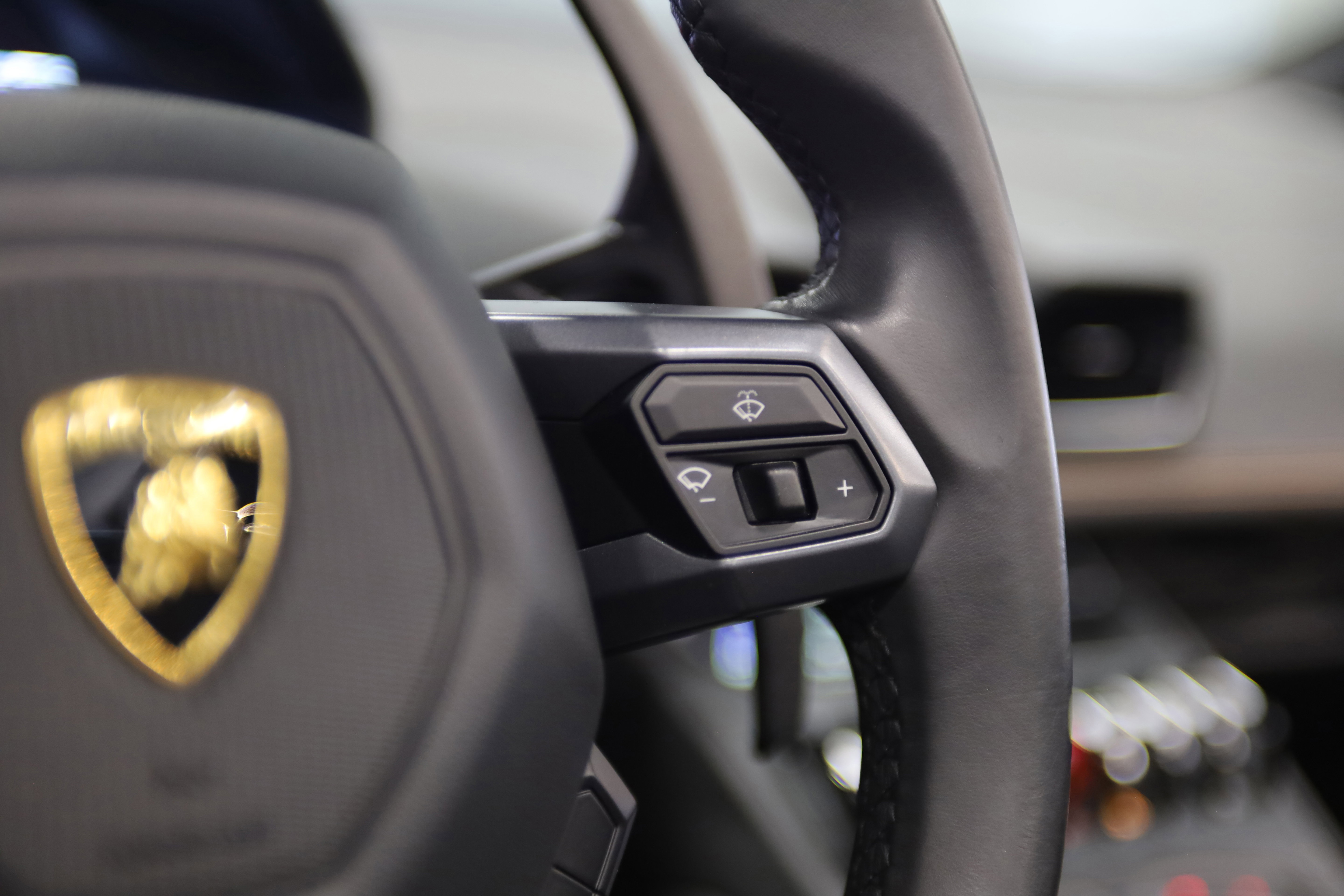 Used 2016 Lamborghini Huracan LP 610-4 image 24