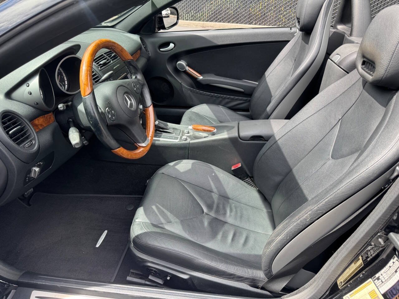 Used 2010 Mercedes-Benz SLK 300 image 12