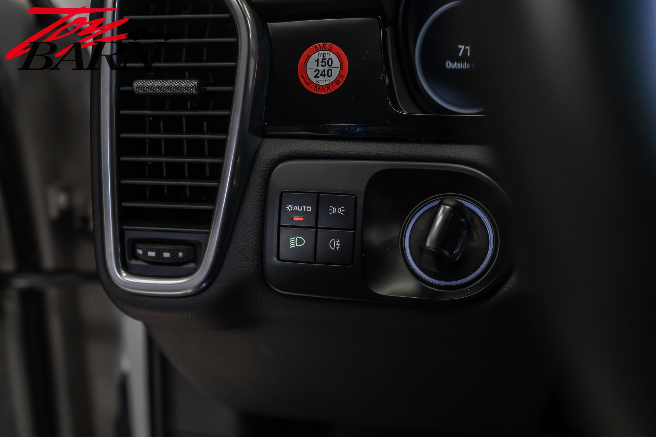 Used 2023 Porsche Cayenne Platinum Edition image 29