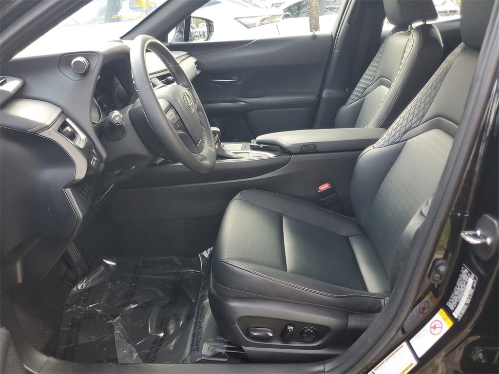 Used 2019 Lexus UX 200 image 15