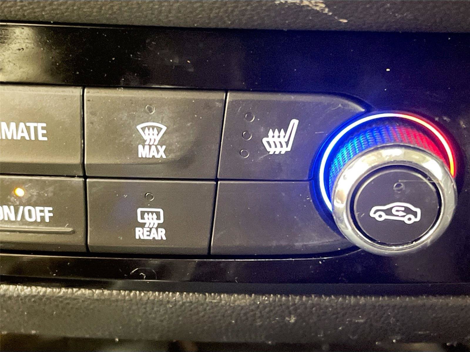 Used 2018 Buick Enclave Essence w/ Trailering Package AWD/4WD image 16