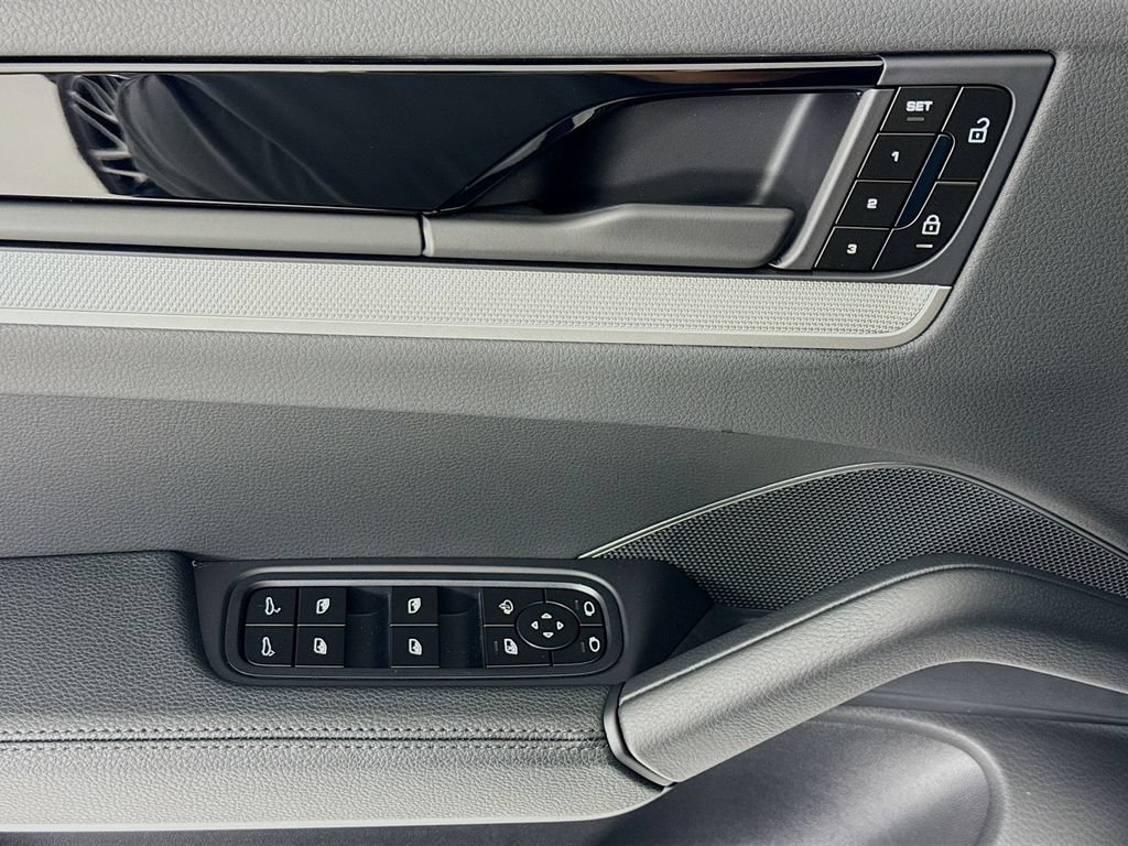 New 2026 Porsche Cayenne AWD/4WD image 11