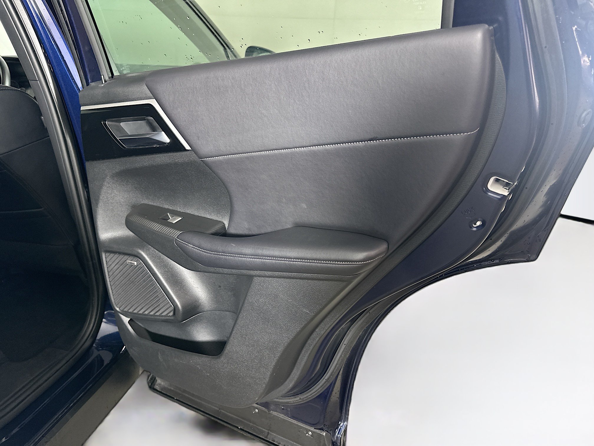Used 2025 Mitsubishi Outlander SE AWD/4WD image 30