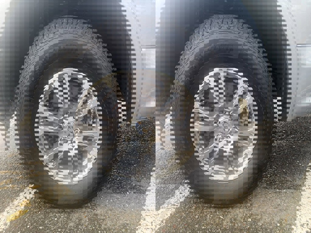 Used 2020 Ford F150 Lariat image 2