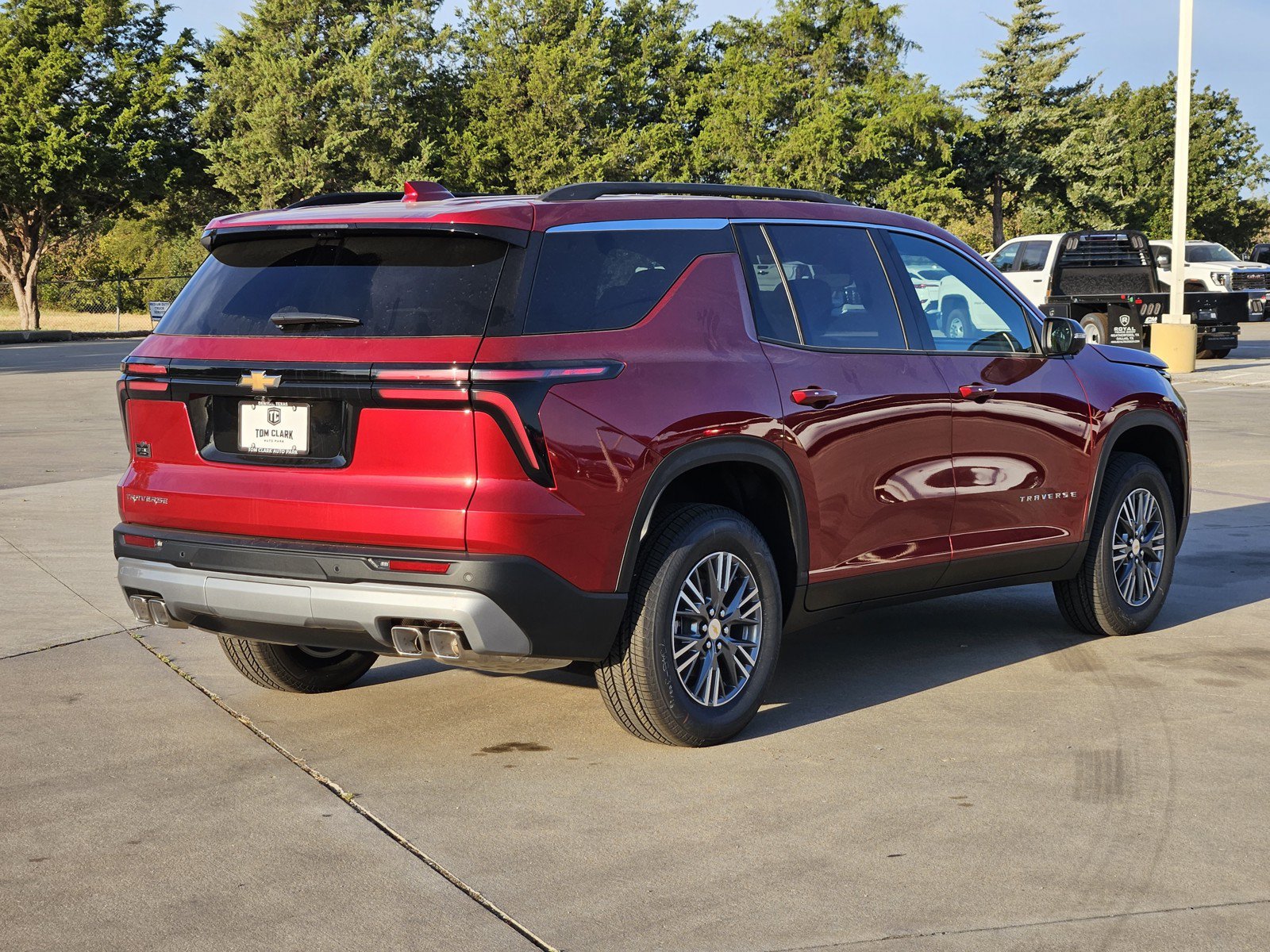 New 2027 Chevrolet Traverse LT w/ Driver Confidence Package FWD image 4
