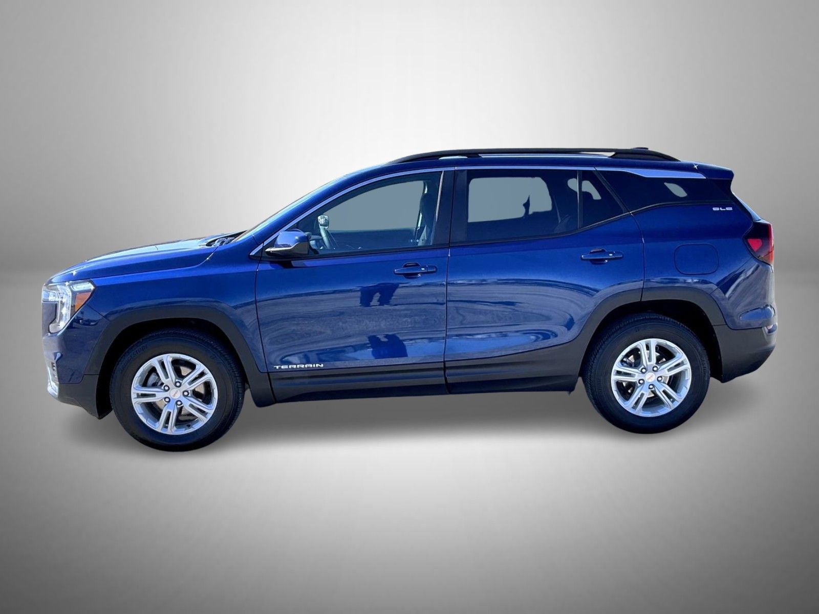 Certified 2023 GMC Terrain SLE w/ Driver Convenience Package AWD/4WD image 8