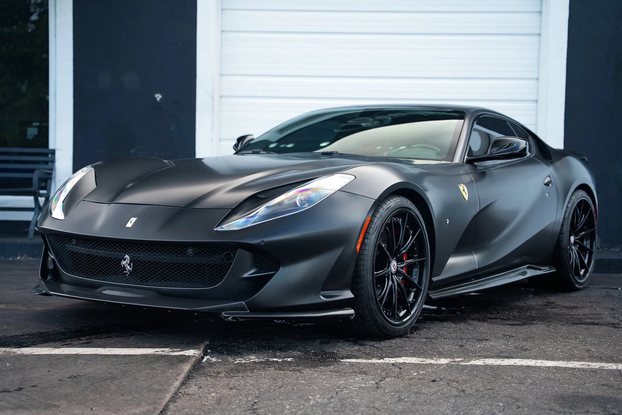 Used 2019 Ferrari 812 Superfast RWD image 3