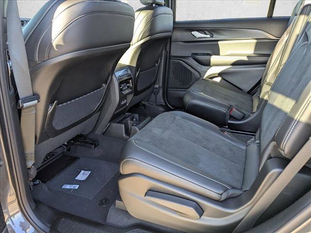 New 2025 Jeep Grand Cherokee L Altitude image 16