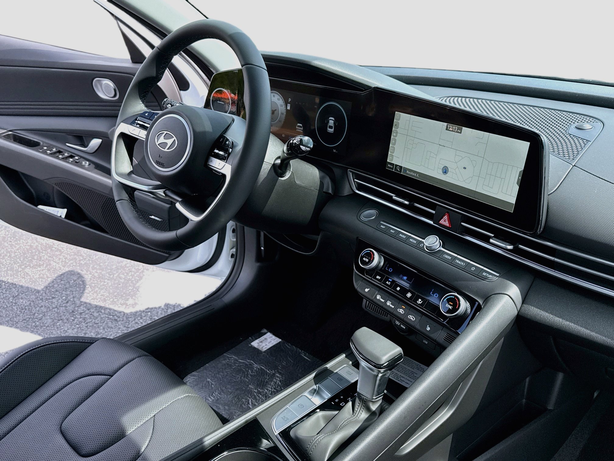 New 2026 Hyundai Elantra Limited FWD image 6